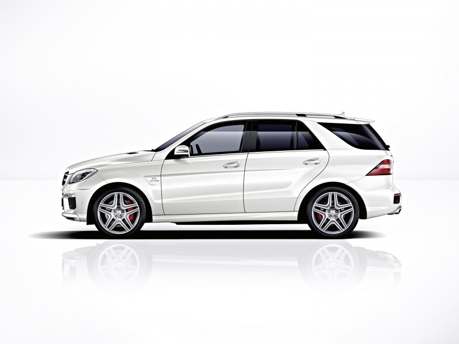  Mercedes-Benz ML63 AMG 2011 года  (фото 63 из 81)